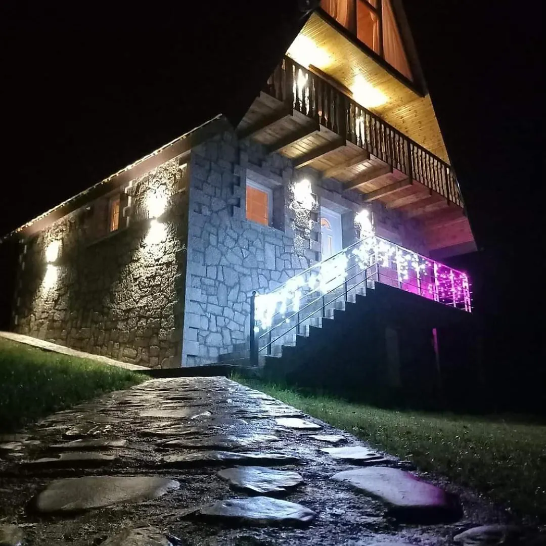 Shtepia E Shqiponjes Hotell Gropat e Selces 0*,